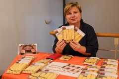 Anja Siekmann verkauft Oetinghauser Orgelpfeifen