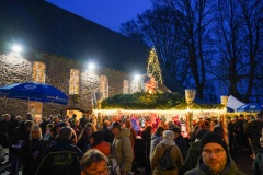 Der Kirchplatz in Oetinghausen war sehr gut besucht