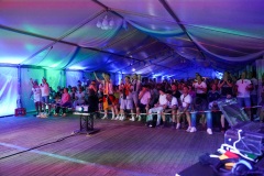 Dicht gedrängt und voller Emotionen: Rund 450 Fans verfolgten im Festzelt des SV 06 Oetinghausen gemeinsam das WM-Spiel und sorgten für eine mitreißende Stimmung.
