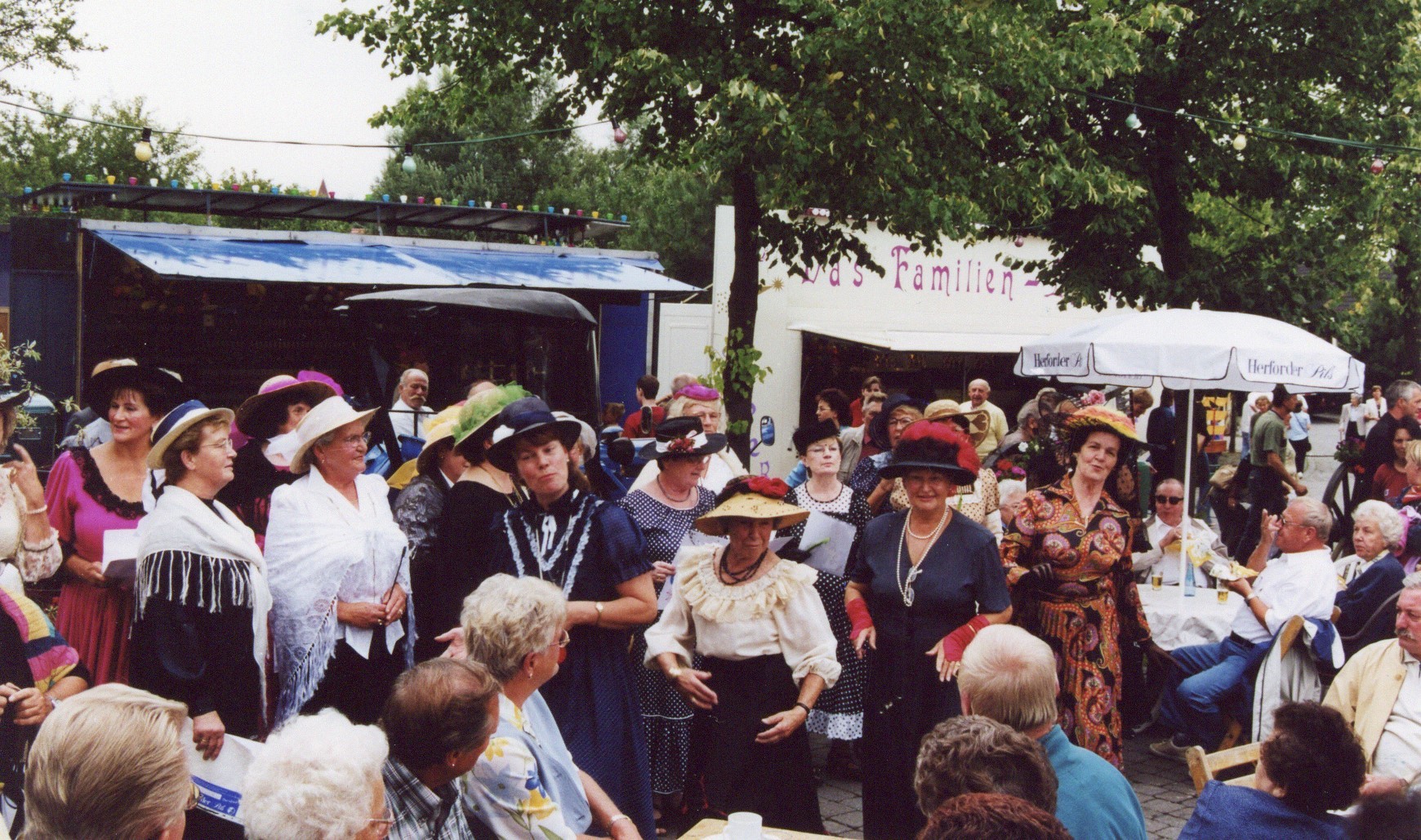 Dorfbrunnenfest in Oetinghausen 2001